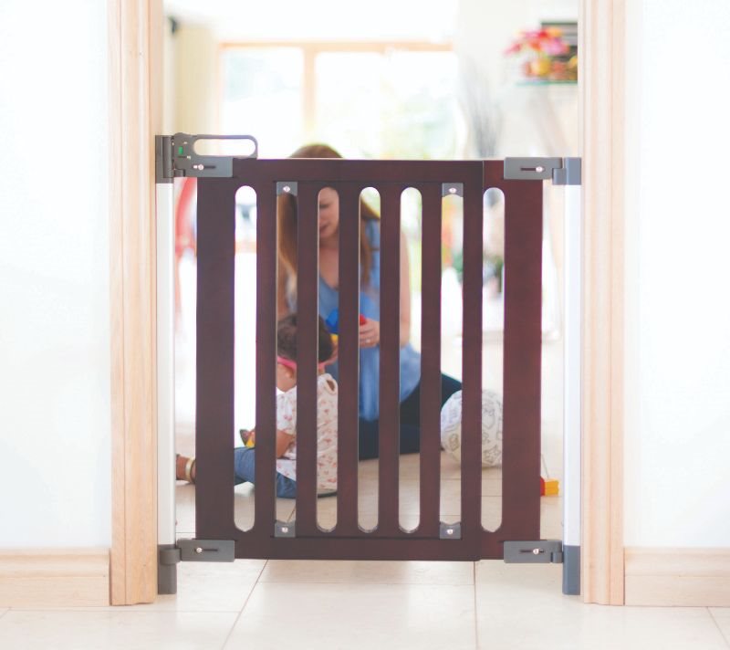 Skruvgrind SafeGate Wood Safe and Care trä 76-105 cm