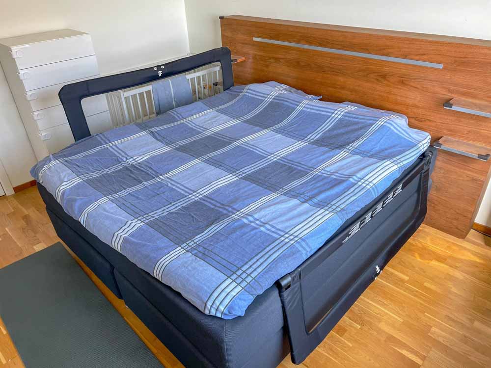 Köp Sängskydd SafetyBedrail Love XL passar alla sängar!